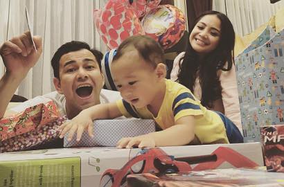 Nagita dan Rafathar Selfie Imut, Netter: Kok Ada Foto 'Putri Ayu Ting Ting'?