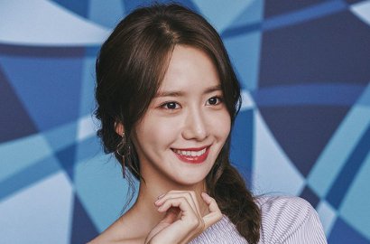 Jadi Model Iklan Sandal, Yoona SNSD Senyum Cantik di Foto-Foto Ini