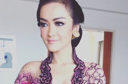 Julia Perez Beri 'Kode' Ini Saat Dijenguk Ketua MPR Zulkifli Hasan