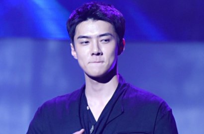 Sehun EXO Ternyata Tak Pakai Pakaian Saat Siaran Live di Instagram?