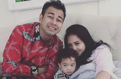 Gandeng Tangan Nagita, Raffi Ahmad Tanggapi Isu Nikah Siri dengan Ayu Ting Ting
