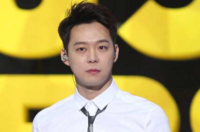 Pindah Lokasi Demi Hindari Fans, Yoochun Disuruh Menikah di Toilet