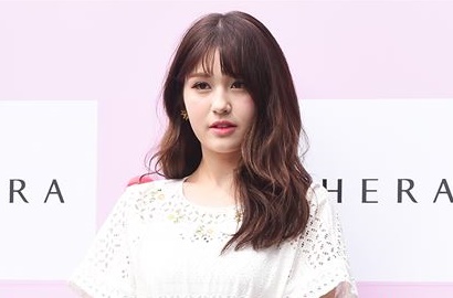 Keren Abis, Begini Gaya Jeon Somi Jadi Pelempar Pertama Pertandingan Baseball