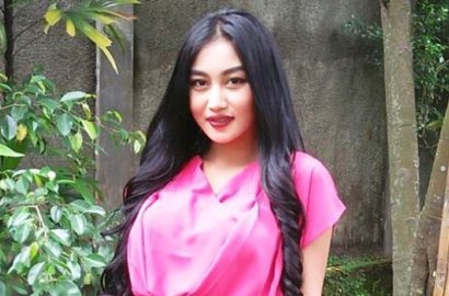 Nangis Klarifikasi Soal Baju Melorot, Pamela Eks Duo Serigala Disindir Cuma Drama