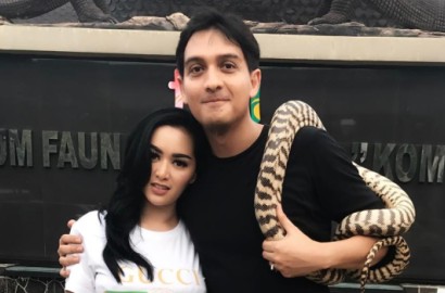 Kompak Beres-Beres Rumah Bareng Suami, Tiara Dewi Malah Dicibir Netter