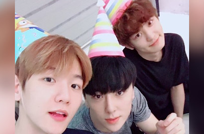 Ucapkan Selamat Ultah, Kocaknya Chanyeol 'Elus-Elus' Baekhyun