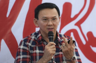 Bertemu dengan Ahok, Nenek Pensiunan Guru Ini Menangis
