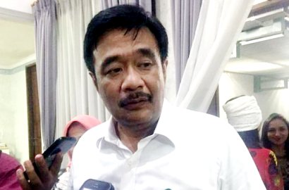 Nyanyian 'Menyayat Hati' Warga di Balai Kota, Djarot Berkaca-Kaca Sampaikan Pesan Ahok