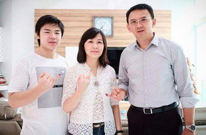Selalu Bersama Suami, Veronica Tan Terima Vonis 2 Tahun Untuk Ahok