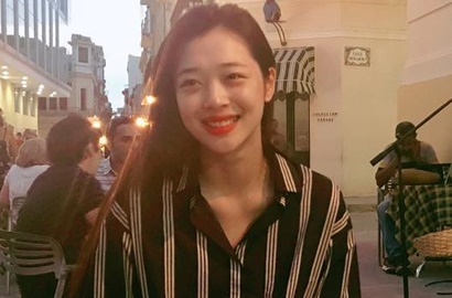 Sulli Umbar Belahan Dada Usai Resmi Pacaran, Netter: Tumben Pakai Bra?