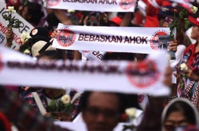 Diduga Sebarkan Fitnah Karena Kritik Jokowi, Pendukung Ahok Malah No Comment