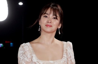 Biasa Elegan,Begini Gaya Boyish Song Hye Kyo dengan Rambut Pendek