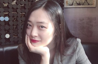 Sering Dihujat, Sulli Panen Pujian di Video Seksi Menggoda Ini