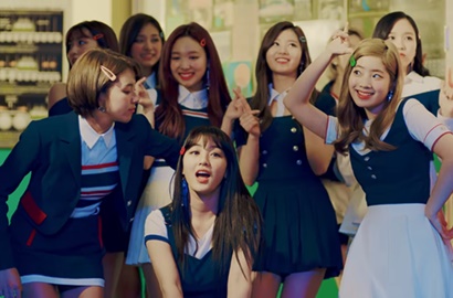 Awas Syok, Twice Berubah Jadi Alien Gara-Gara Sinyal Cinta Tak Sampai di MV 'Signal'