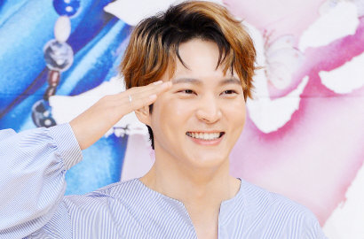 Dapat Senyum Paling Ceria, Fans 'Nangis' Joo Won Resmi Berangkat Wamil
