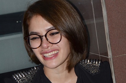 Nikita Mirzani Jual Baju Edisi Ramadan, Netizen: Berubah Sesuai Musim
