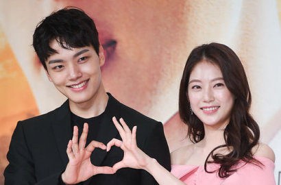 Pamer Bahu Mulus, Gong Seung Yeon Gandeng Yeo Jin Goo di Preskon 'Circle'