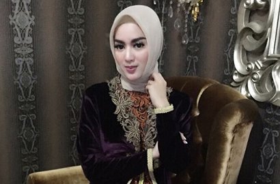 Cantik Berhijab, Baju Ketat Tiara Dewi Ramai Ditegur Netter