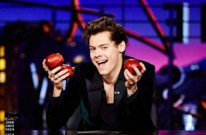 Lagu Harry Styles 'Carolina' Tentang Pengalamannya Kencan Buta?