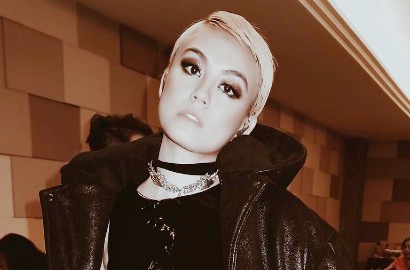 Gaya Fashion Dianggap Labil, Ini Reaksi Agnes Monica