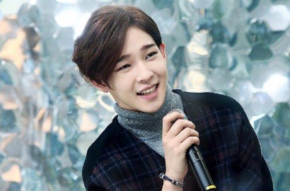 Pose Nantang di Teaser Single 'Hug Me', Nam Tae Hyun Banjir Dukungan