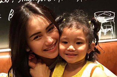 Mandikan Bilqis di Ember, Ayu Ting Ting Tiru Aksi Jedar dan Sarwendah?