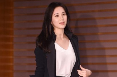 Ingatkan Nonton 'Bad Thief Good Thief', Seohyun Unggah Foto Pegang Pistol