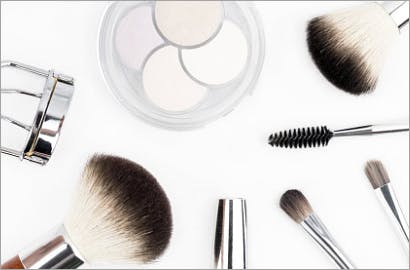 Sebelum Beli Kosmetik Perhatikan Hal-Hal Berikut! Inilah Kriteria Produk yang Sebaiknya Nggak Dibeli