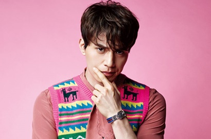 Santai Bak Warga Lokal, Begini Potret Lee Dong Wook di Kota Tua Jakarta