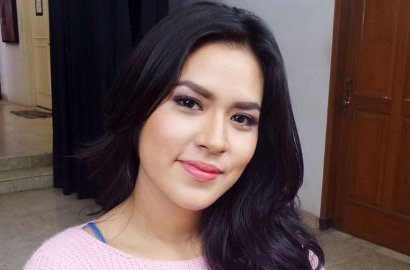 Digarap Dua Bulan, Cantiknya Kebaya Raisa Saat Tunangan Sita Perhatian