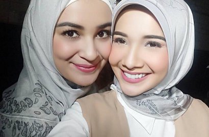Rancang Gaun Pengantin Fairuz A. Rafiq, Shireen-Zaskia Sungkar Kompak Ungkap Kebahagiaan