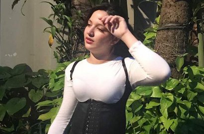 Lucunya Putra Ketiga Nia Ramadhani Saat Pemotretan, Netizen Justru Kasihan?