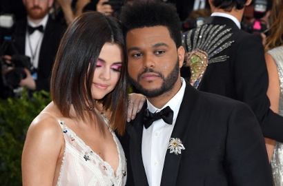 Beli Rumah Megah Bak Istana, The Weeknd Siap Tinggal Bareng Selena Gomez?