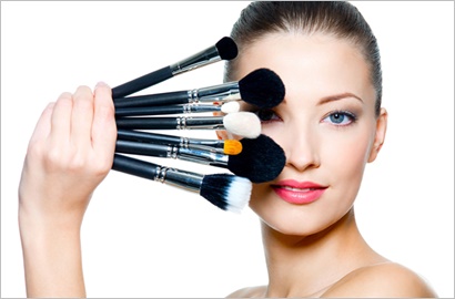 Ngerasa Makeupmu Nggak Maksimal Karena salah Cahaya? Begini Cara yang Benar Buat Tampil Cetar