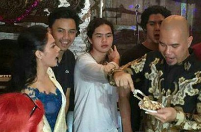 Dhani Suapi Mulan di Pesta Ultah, El dan Dul Pasang Ekspresi Tak Ikhlas?