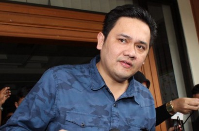 Bosan Nyinyir Soal Artis, Farhat Abbas 'Taubat' dan Pilih Lakukan Ini