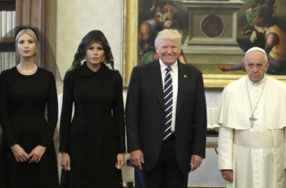 'Hitam-Hitam' di Vatikan, Beredar Meme Kocak Keluarga Donald Trump