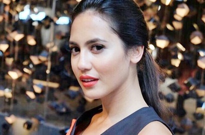 Bikin Netter Istighfar, Pevita Pearce Pamer Belahan Dada di Foto Seksi Ini