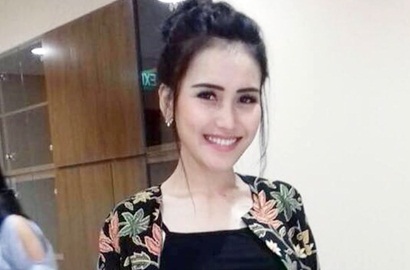 Dibuat Sendiri di Teras Rumah, Harga Kue Kering Ayu Ting Ting Dikritik Mahal