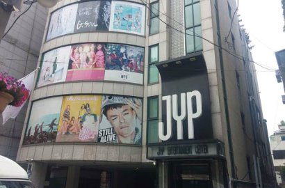 Dikabarkan Pindah Gedung Agensi Lebih Besar, Bukti JYP Ent. Makin Sukses?