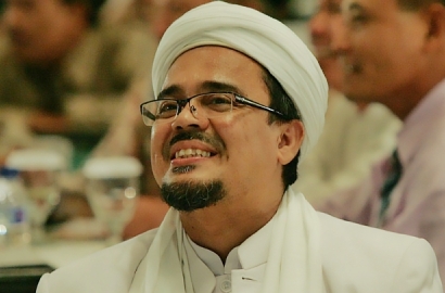 Belum Kembali ke Indonesia, Habib Rizieq Jadi Tersangka Percakapan Pornografi