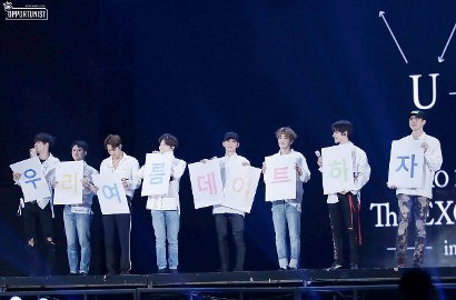 Bukan untuk Dukung 5 Member EXO, Ini Makna Tulisan di Balon Fans
