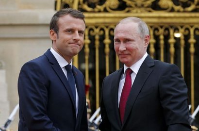 Berani, Macron Kritik Media Rusia dan Intervensi Pilpres Perancis di Hadapan Putin