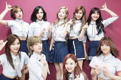 Cantik di Panggung, Begini Wajah Para Member Twice Saat Off Stage
