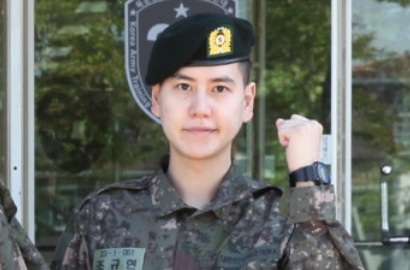 Foto Pakai Baju Tentara Telah Rilis, Kyuhyun SuJu Dipuji Ganteng Hingga Manly