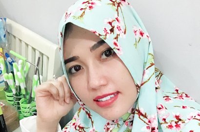 Via Vallen Tampil Cantik Berhijab dan Minta Haters Tahan Nafsu