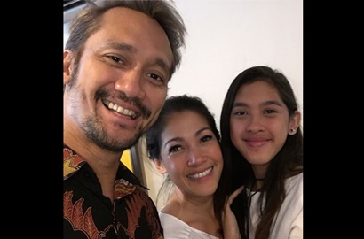 Tora Sudiro Unggah Video Mieke Amalia Nangis Bareng Anak, Ada Apa?