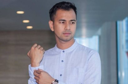 Kerennya Gaya Raffi Jawab Tantangan Ayu Ting Ting di 'Minute to Win It'