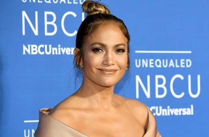 Tampilkan Tarian Super Seksi, Jennifer Lopez Malah Alami Insiden Memalukan