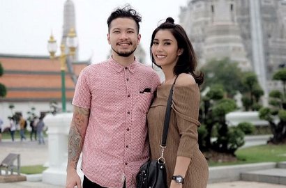 Pakai Jas, Intip Keren dan Uniknya Foto Prewedding Tyas Mirasih